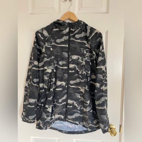 Nike Track and Field Camo Jacket - Picture 2 of 6